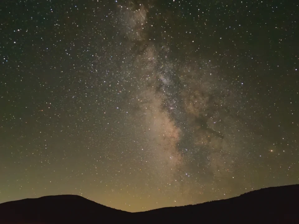Milky Way above the mountain horizon at Leonard’s Lookout in southern Spain